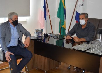 Equipe Bandes debate alternativas para desenvolvimento regional com prefeituras