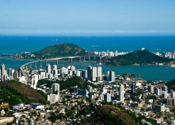 Vitória-ES Vitória é a 6ª cidade mais competitiva do Brasil