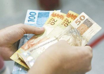 Liberado saque da 5ª parcela do auxílio para os nascidos em abril. Confira o calendário