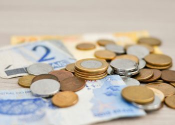 Cadê o dinheiro? Com pagamento digital, comércio fica sem cédulas e moedas para troco