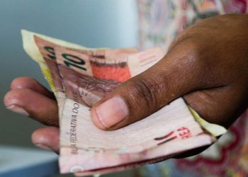 Não sacou o PIS de anos anteriores? Saiba quando pedir a retirada