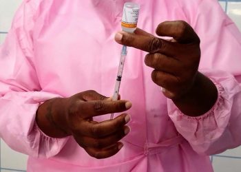 Sesa dá início à segunda dose de reforço (quarta dose) para população de 50 a 59 anos e trabalhadores da saúde