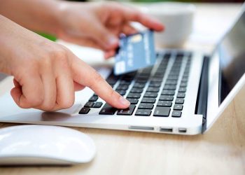 Cashback ou desconto? Saiba o que é mais vantajoso na hora das compras