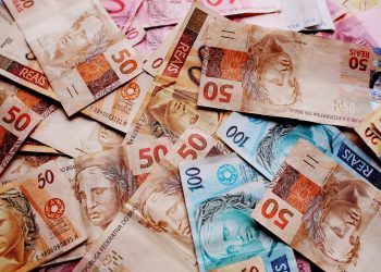 Imposto de Renda: Receita paga 4º lote restituições nesta quarta-feira