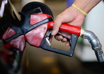 Petrobras reduz preço da gasolina em 4,8% nas refinarias