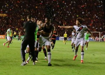 Invasão de campo pode decretar vitória para o Vasco por 3 x 0