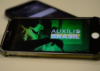 Auxílio Brasil é pago hoje a beneficiários com NIS final 4