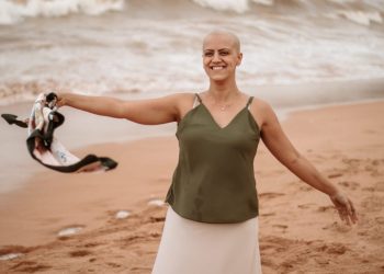 Professora detectou câncer por causa da Campanha Outubro Rosa