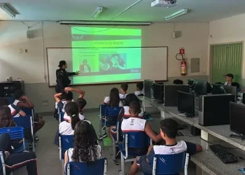 Alunos têm aula sobre violência doméstica em Vila Velha