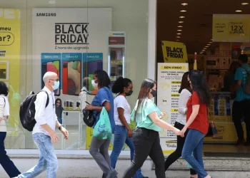 Black Friday: descontos de até 70% e horário ampliado nos shoppings Maya Dorietto Maya Dorietto