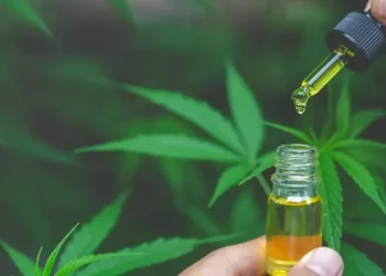 Remédios à base de derivado da maconha serão oferecidos de graça pelo SUS no ES