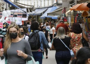 Comércio pode voltar a fechar aos domingos e feriados no ES? Entenda