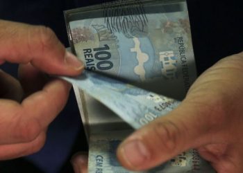 Vitória paga bônus de R$ 3 mil a servidores da Saúde nesta sexta