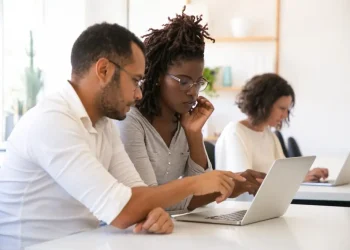 Oportunidade: vagas de estágio com bolsa auxílio de até R$ 6.500