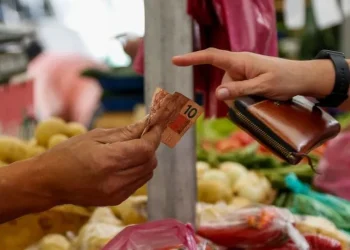 Famílias de baixa renda do ES poderão receber de volta parte do valor pago de ICMS
