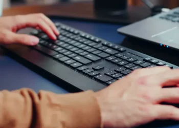Qualificação de graça: Abertas inscrições para 20 mil vagas em cursos sem sair de casa no ES