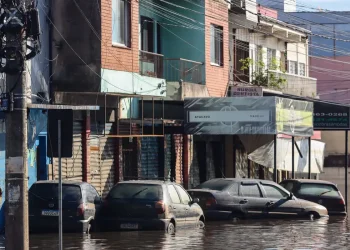 Nova vítima das enchentes é encontrada no RS; mortes chegam a 173