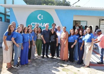 Governo do Estado inaugura praça e novo serviço de Saúde em Ibiraçu