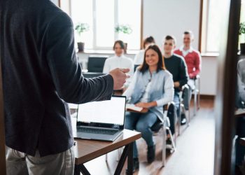 O que muda no Novo Ensino Médio aprovado na Câmara? Veja perguntas e respostas