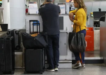 Aposentados poderão comprar passagem aérea por até R$ 200 cada trecho