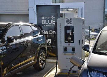 Carros elétricos terão recarga em até 40 minutos no Shopping Vitória