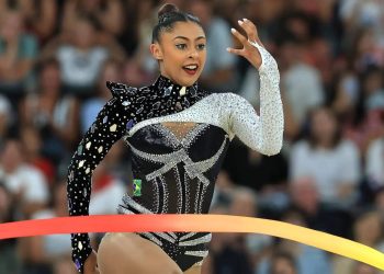 Babi Domingos vai à final e supera marca de capixaba em Olimpíadas