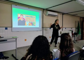 Aulão presencial prepara alunos para redação do Enem
