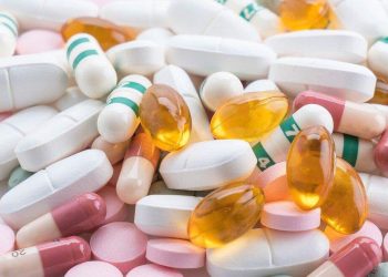 Tem remédio vencido em casa? Saiba como e onde descartar corretamente