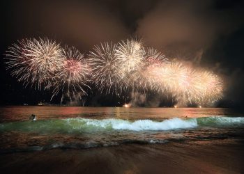 Réveillon em Vila Velha terá 14 minutos de fogos e 8 torres de LED com DJs