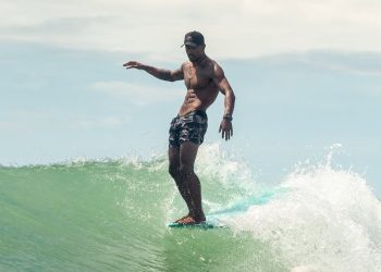 Capixaba disputa primeira etapa do Circuito Sul-Americano de Longboard 2025