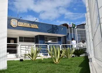 Sargento da Marinha bêbado é preso após pedir carona para PM e xingar policiais no ES
