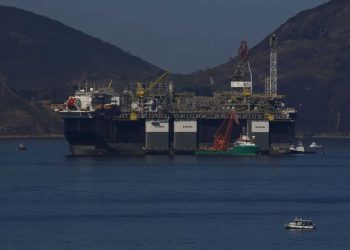 Setor de petróleo e gás do ES concentra a 2ª maior média salarial do país