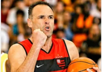 Flamengo eterniza camisa 14 do basquete em tributo a Oscar Schmidt