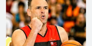 Flamengo eterniza camisa 14 do basquete em tributo a Oscar Schmidt