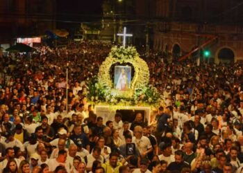 Romaria dos Homens reúne 1,2 milhão de fiéis sob chuva na Festa da Penha, no ES; veja fotos