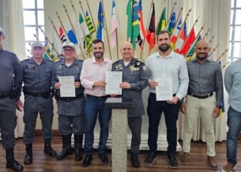 Detran|ES e Polícia Militar formalizam parceria de quase R$ 40 milhões para fortalecer a segurança viária no Espírito Santo