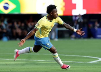 Vini Jr. faz golaço e garante empate do Brasil com Marrocos na estreia na Copa